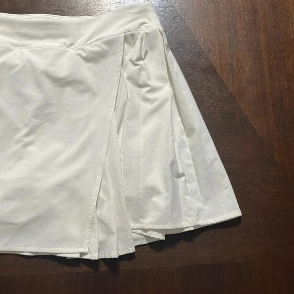 Lululemon women’s skirt - Picture 3 of 6